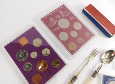 Various coins, coin sets, etc., Lady Diana Spencer and Prince Charles crown, Silver Jubilee 1952-1977 coin set, another 1970 set, small quantity of cutlery, other cased coins, pickle fork with mother of pearl handle, 19cm long, etc. (a quantity) - 2