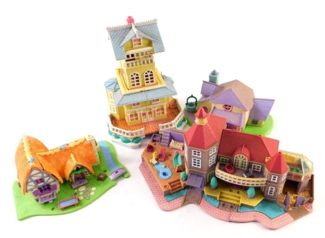 Various Polly Pocket bluebird buildings, with 1995 trademarks, one cottage with articulated roof, 19cm wide, etc. (4)