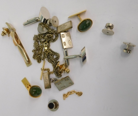 Various jewellery and effects, silver cufflink, 2cm wide, various other cufflinks, gold plated money clip, etc. (a quantity)