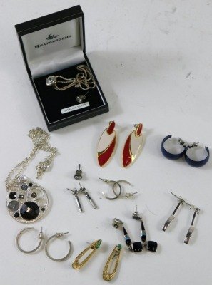 A group of costume jewellery, comprising a silver and CZ necklace, silver drop earrings, costume jewellery, studs, necklaces, etc. (1 box)