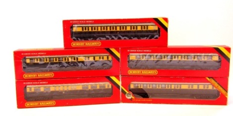 Hornby OO gauge rolling stock, comprising R454 GWR restaurant car, R430 GWR coach 57ft brake, R430 GWR coach 57 brake third, R429 GWR coach 57ft composite. (5)