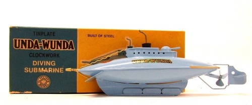 A Sutcliffe model tinplate clockwork Unda-Wunda diving submarine, boxed.