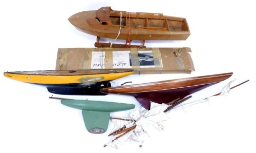 A quantity of pond yachts and kits. (a quantity)