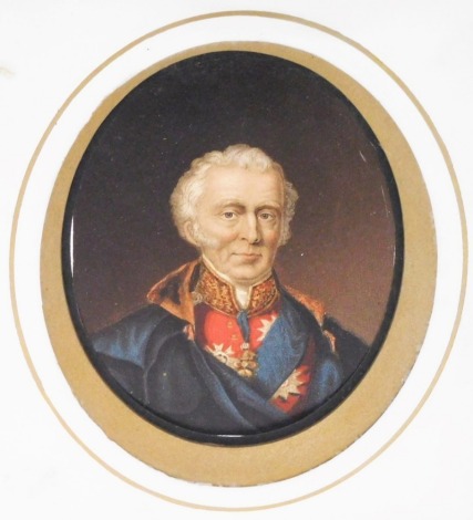 A George Baxter print of the Duke of Wellington, 9cm x 7cm (oval), in gilt plaster frame.