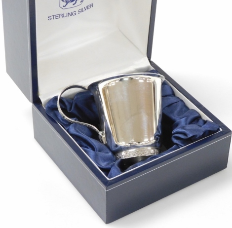 An Elizabeth II silver child's mug, boxed, London 2012, 2.52oz.