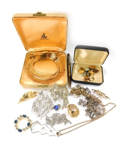 A group of costume jewellery, comprising plated briquette necklace, rolled gold pen, paste stone set brooches, two yellow metal coloured oval cufflinks, unmarked, 2g, tie clips, decorative brooches, etc. (a quantity)