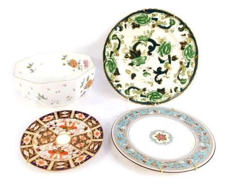 Assorted ceramics, comprising a Wedgwood Rosemead fruit bowl, a Royal Crown Derby Imari cabinet plate, Wedgwood Florentine pattern cabinet plate, and a Masons Green Regency pattern cabinet plate. (4)