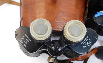 A group of binoculars, comprising a Panorama 8x40 field binocular set number 7661, racing binoculars, Eikow airport 12x50 binoculars, Commadore 7X-14X35 binoculars, etc. (5 pairs) - 4