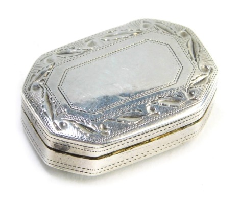 A George III silver vinaigrette, of octagonal form, with a vacant shield reserve, with an engraved foliate border, the hinged lid opening to reveal a silver gilt and oval filigree grille, Samuel Pemberton, Birmingham 1813, 13.4g.