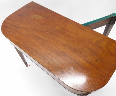 A 19thC mahogany D end fold over card table, on square tapering legs terminating in spade feet, when closed 70cm high, 92cm wide, 44cm deep. - 2