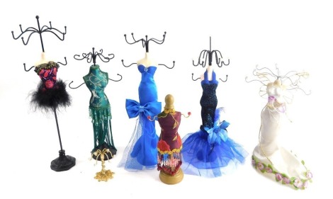 Various tabletop mannequin necklace stands, various dress, 41cm high, etc. (a quantity)