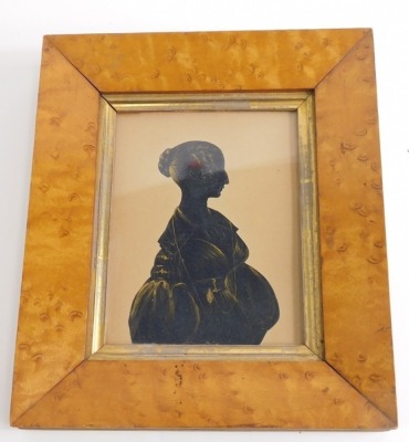 A 19thC gilt highlighted silhouette of a lady, three quarter profile, 12cm x 9cm, in bird's eye maple frame. - 2