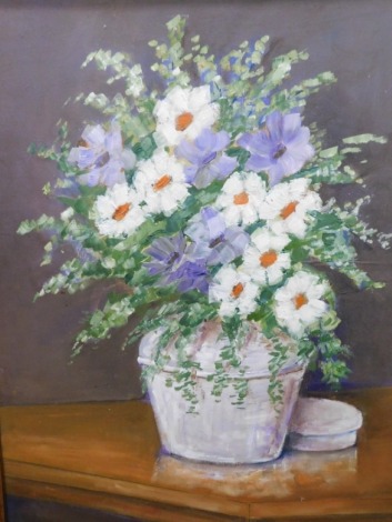 Contemporary. Still life of flowers, oil on board, 50cm x 40cm. Windham Hime Exhibition, 2008
