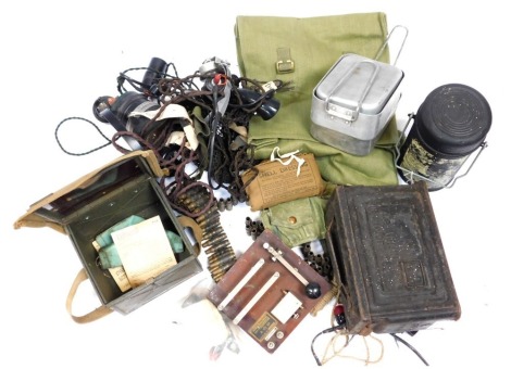 Mixed militaria, to include American ammo tin, mess tins, shell dressing, thermos flask, Air Ministry morse taper, etc.