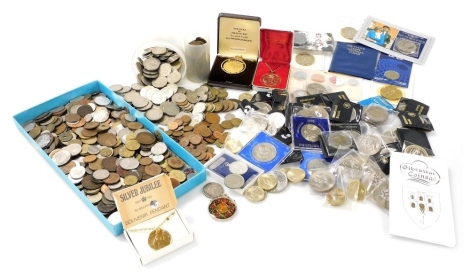 A group of decimal, pre decimal, commemorative, and world coinage, to include George V and later pennies, half pennies, commemorative Elizabeth II crowns, a Royal Mint 22 gold plated Elizabeth II crown, in fitted box, world coinage for Malta, United State