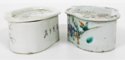 Four Chinese famille rose porcelain cricket boxes and covers, circa 1900, of oblong form, painted with figures, flowers, and Chinese characters. - 22