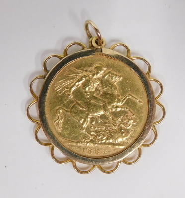 A Victorian gold full sovereign, Jubilee Head, 1887, loose pendant mount, 3cm high, 9.4g all in. - 2