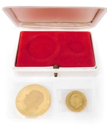 A Winston Churchill commemorative This Was Their Finest Hour gold two medallion coin set, by Christopher Ironside, MAC900, 20g, cased.