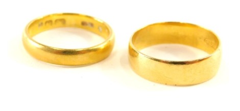 Two 22ct gold wedding bands, 8.5g all in.