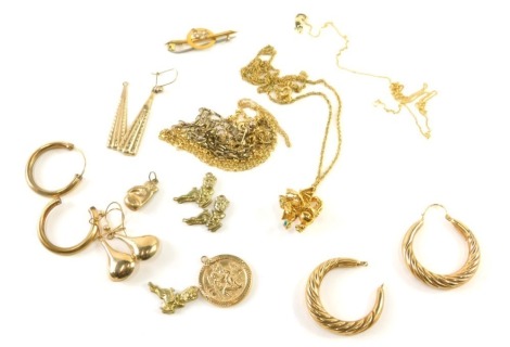 Small 9ct gold and yellow metal items, including earrings, tangled chains, etc.