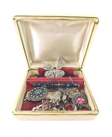 Various jewellery and effects, a pig topped Vesta case, silver fob with plain gilt metal shield cartouche, 4cm high, slender link necklace, multi-stone floral brooch unmarked yellow metal, various dress rings, small fountain pen etc. (1 box)