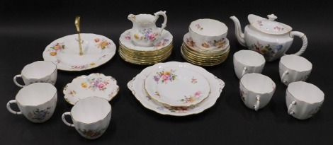 A Royal Crown Derby Posies pattern part service, to include serving plate 23cm wide, cups, saucers, milk jug, sugar bowl, etc. (a quantity)