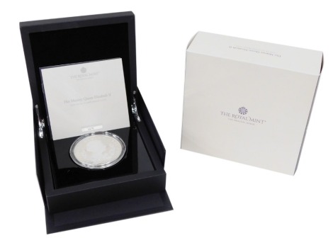 A Royal Mint Her Majesty Queen Elizabeth II 1926-2022 5oz silver proof coin, no. 1475, in outer box, cased with paperwork.