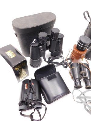 Various binoculars, Super Zenith 20x50 field three degree binoculars, 19cm high, Palar 16x30, Praktica Sport binoculars, in outer box, a Gorlitz camera lens, 3594951, a pair of Taylor Hobson binoculars, etc. (a quantity) - 3