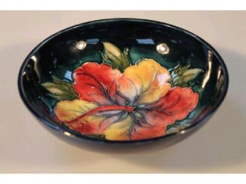 A small hibiscus pattern bowl