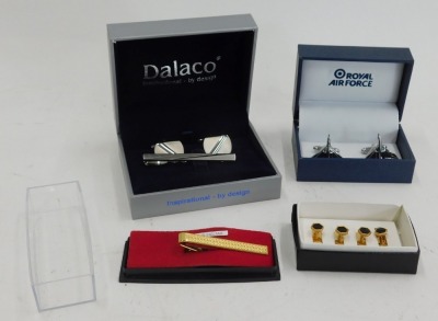 A quantity of gentleman's jewellery, comprising cuff links, collar studs, and tie clips. (1 tray) - 5