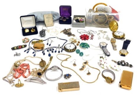 Assorted costume jewellery, comprising gold plated locket, silver locket, bar brooches, wristwatches, floral posy group, etc. (1 tray)