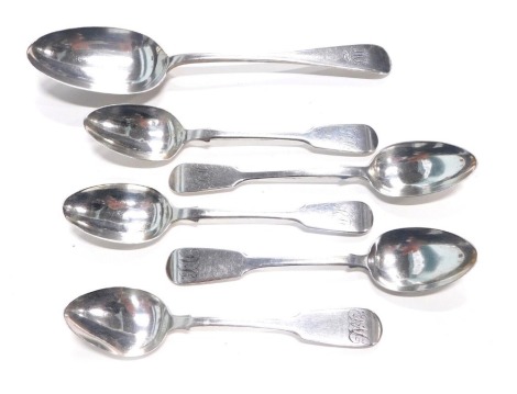 A matched group of silver fiddle pattern teaspoons, each bearing the initial RM and JM, and a tablespoon marked JMJ, 3.69oz. (6)