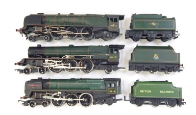 Hornby, Hornby OO and Tri-ang locomotives, including 46232 Duchess Montrose 46201 Princess Elizabeth and 70018 Flying Dutchman, unboxed. (3)