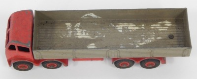 A Dinky Toys diecast Foden lorry, in red, 6cm high. (unboxed, playworn) - 2