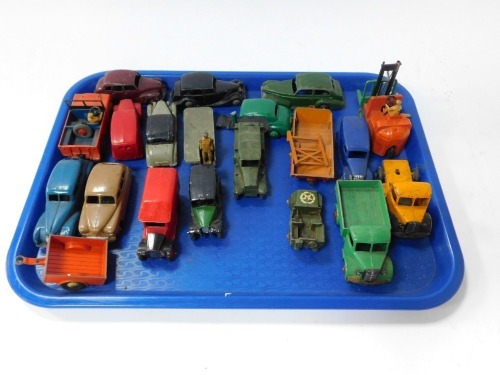 Various Dinky diecast vehicles, Bedford truck in green, 5cm high, various other cars, vehicles, forklift, Vanguard, Chrysler, etc. (a quantity, unboxed, playworn)