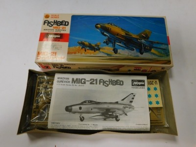 A quantity of model kits, to include Airfix Comet 4B, construction kit series 4, Novo air kits Tupolev SP-2 Katyuska Bomber, etc. - 2