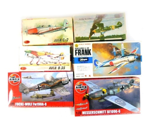 Various aircraft model kits, comprising Airfix Fock-Wulf FW190A-8, Messerschmitt BF109 G-6, Hasegawa Nakajima KI-84 Frank and Avia CD-2, B.35 and B.534.