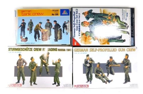 Two Dragon model kits, comprising German Self Propelled Gun Crew, and Sturmgeschutze Crew Reloading Russia 1941, together with Tristar German Self Propelled Gun Crew set volume 2, and Italeri German Tank Crew. (4)