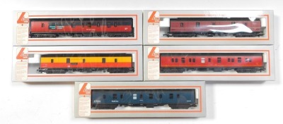 Lima Models OO gauge rolling stock, including GUV van, Express Parcels van, Railway Express Systems parcels van, etc. (5)