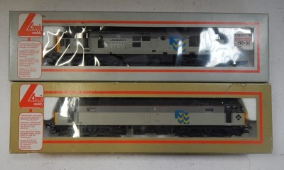 Lima Models OO gauge Class 37 and Class 47 locomotives, comprising 37511 Stockton Haulage, Railfreight Metal Sector two tone grey, and 47079, BR Railfreight Metal Sector two tone grey, boxed. (2) - 2