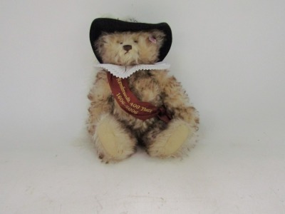 A Steiff Rembrandt mohair bear, Celebrating the 400th Anniversary of Rembrandt, Exclusive, 30cm high. - 2