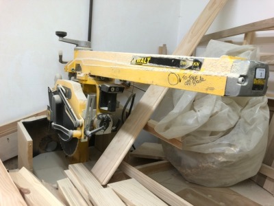 A DeWalt 728KN radial arm saw, 16 amp supply, single phase. Note: VAT is payable on the hammer price of this lot at 20%.