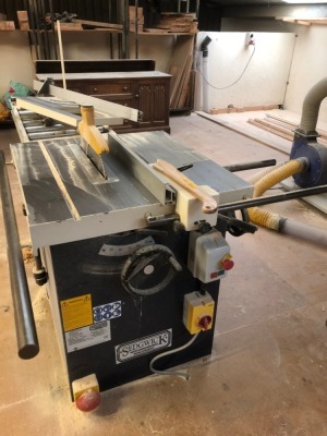 A Sedgwick TA315 table ripsaw, single phase, and Charnwood dust extractor. Note: VAT is payable on the hammer price of this lot at 20%.