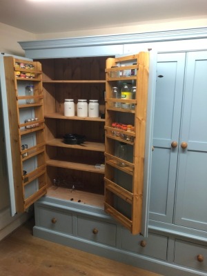 A larder cupboard. Note: VAT is payable on the hammer price of this lot at 20%. - 2