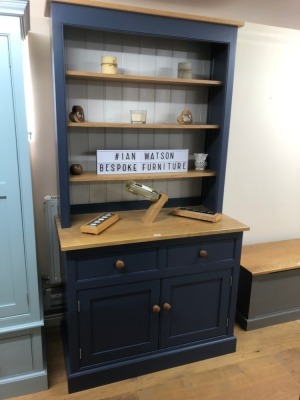 A kitchen dresser. Note: VAT is payable on the hammer price of this lot at 20%.