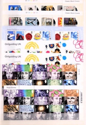 Philately. GB commemoratives, pre and post decimalisation, mint and used, in four albums. - 3