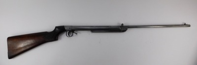 A BSA Dual Action air rifle, with walnut stock, No 2559, engraved handle, 105cm long. - 2