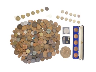 A group of pre-decimal UK coinage, comprising five one penny presentation coin pack, pennies, half pennies, medallions, etc. (1 tray)