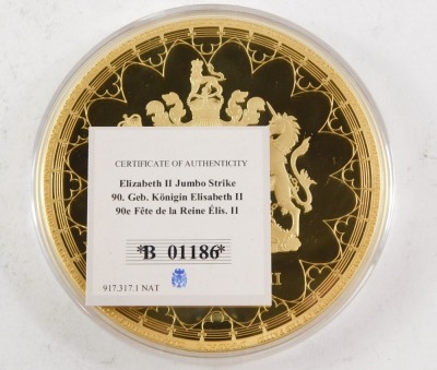 A Windsor mint Elizabeth II jumbo strike coin, with certificate of authenticity numbered BO1186. - 2