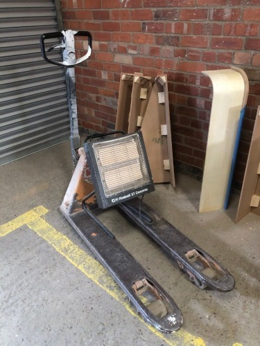 A pallet trolley and a heater. (2)